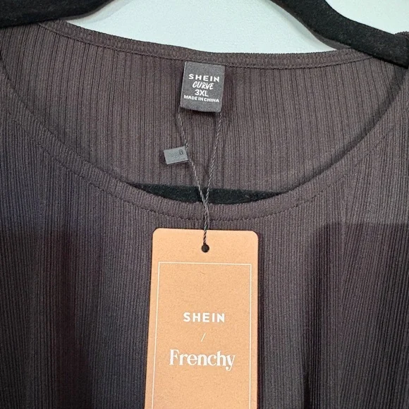 Black Women's crop Top - Picture 2 of 4